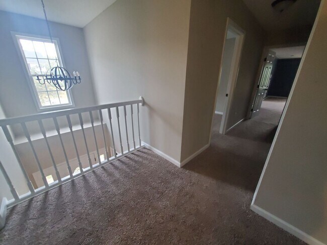 Building Photo - 21 Candler Ct