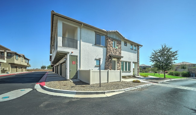 Building Photo - 4100 S Pinelake Way