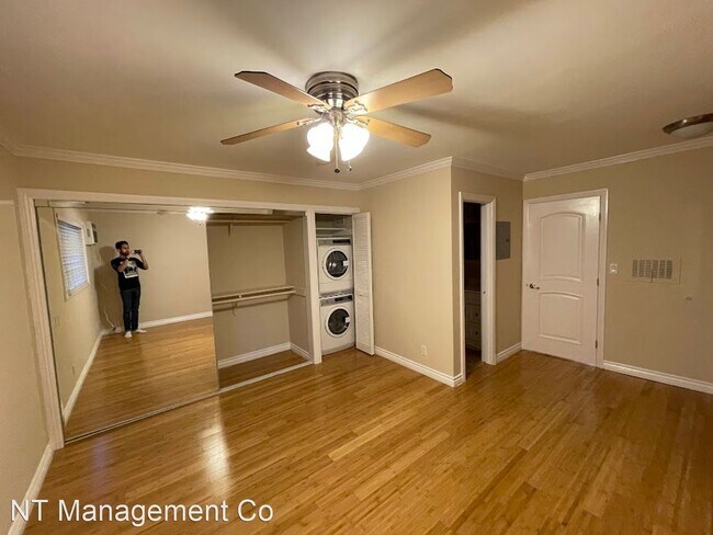 Building Photo - 1 br, 1 bath Apartment - 10876 Palms Blvd....