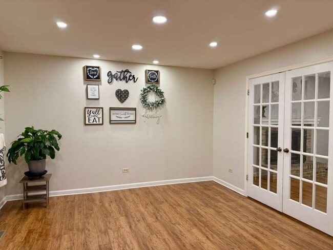 Building Photo - 2071 Madison Ave