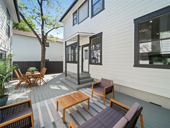 Building Photo - 5209 Evans Ave