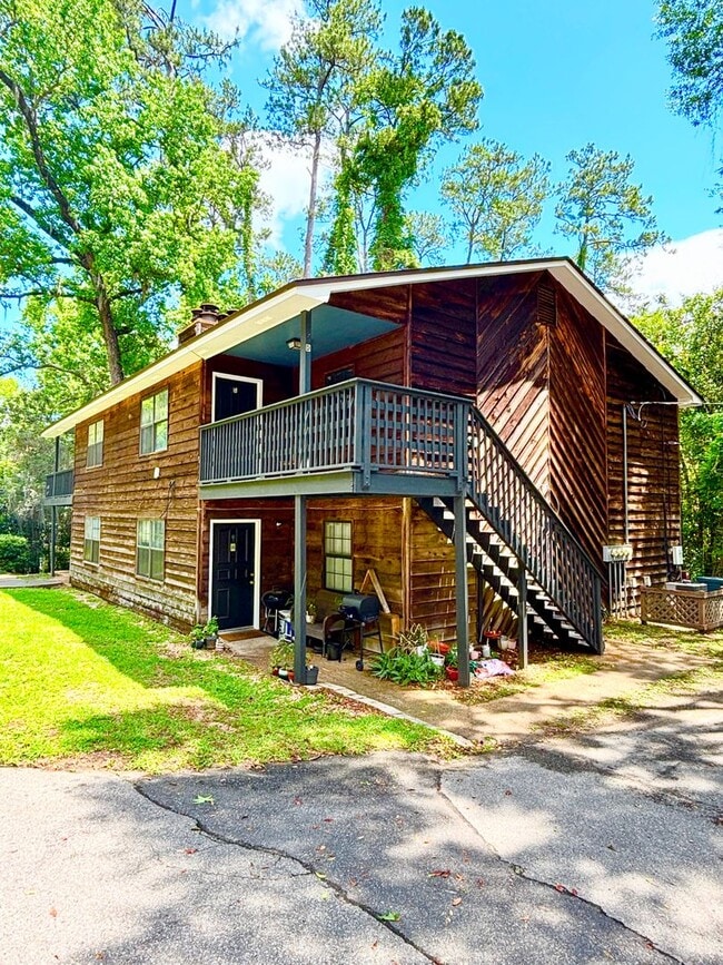 Building Photo - 1230 Alachua Ave