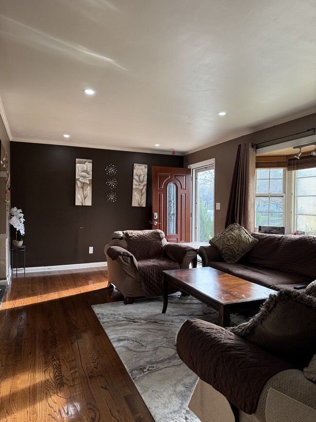 Building Photo - 101 Morril Dr