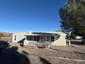 Building Photo - 3 Bedroom 2 Bath home contact Property Pros Property Management