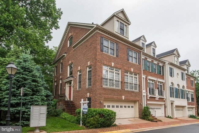 Building Photo - 1657 Colonial Hills Dr