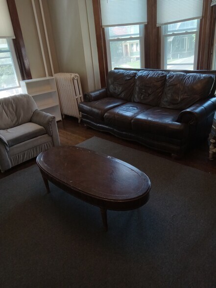 Apt 4 - living room - 523 E State St