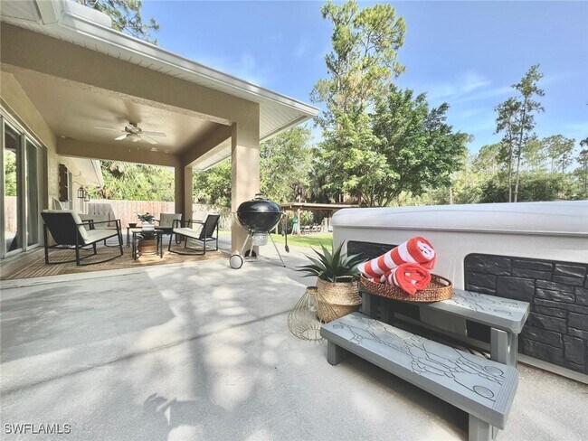 Building Photo - 220 18th Ave NW