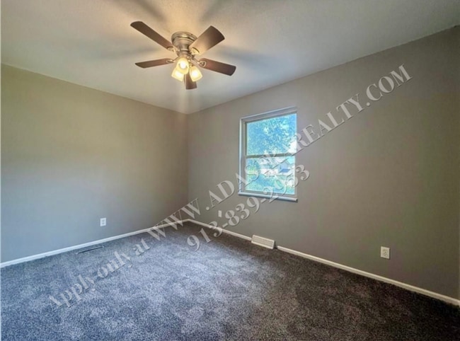 Building Photo - Wonderful Ranch Home in KCMO-Available NOW!!