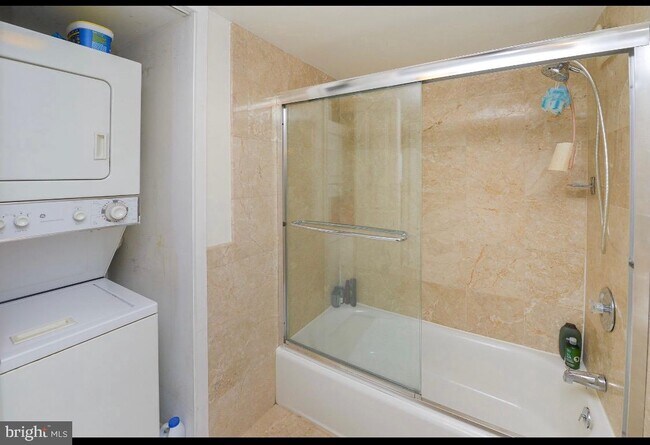 Building Photo - 1420 Locust Walk