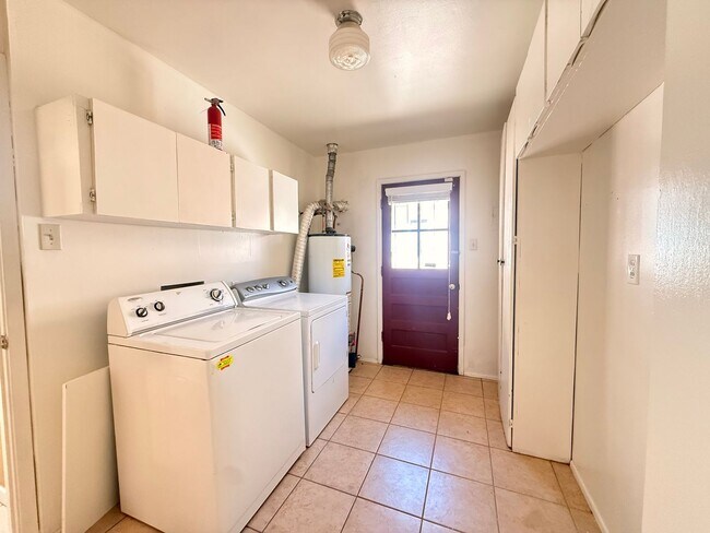 Building Photo - 1831 Childers Dr NE
