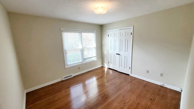 Building Photo - Spacious 3 bedroom 2 bathroom in Gastonia