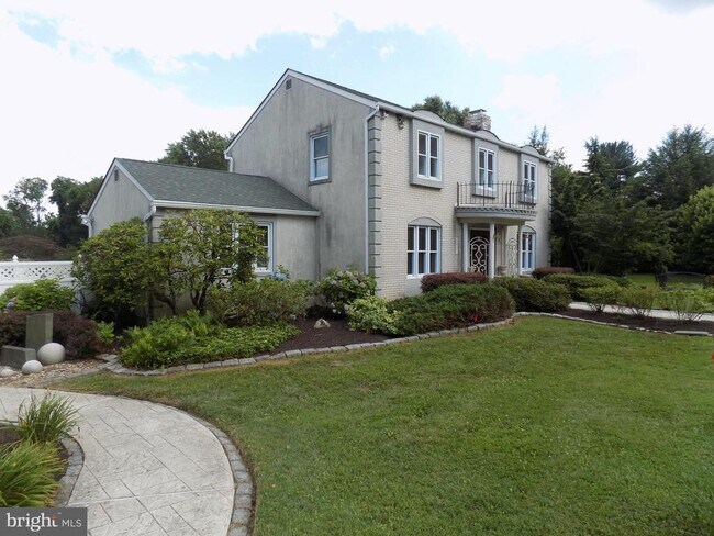 Building Photo - 313 Glenville Rd