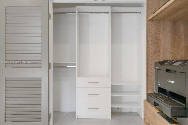 Building Photo - 2889 SW 33rd Ave