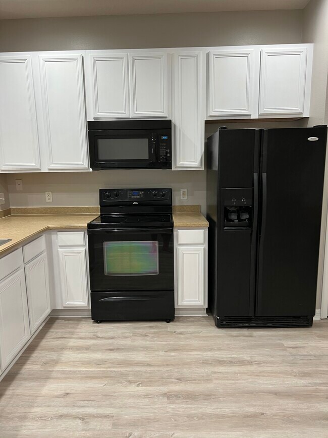 Building Photo - 5156 Regatta Dr