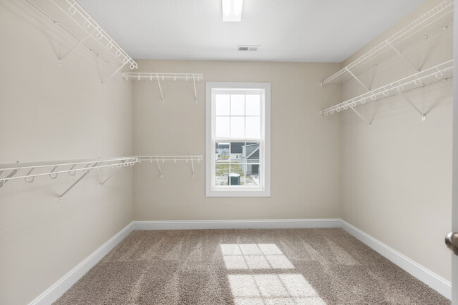Building Photo - 463 Worsley Wy