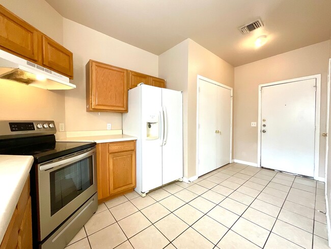 Building Photo - **APPLICATION RECEIVED** *MOVE IN SPECIAL* Spacious 3BR Two-Story Near Lackland AFB with Fenced B...