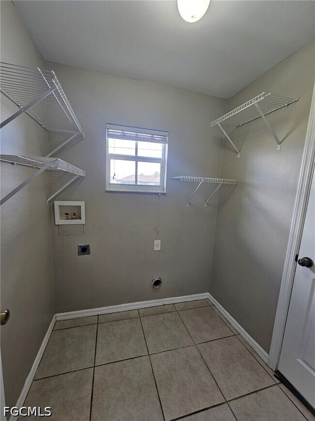 Building Photo - 1702 NE 33rd St