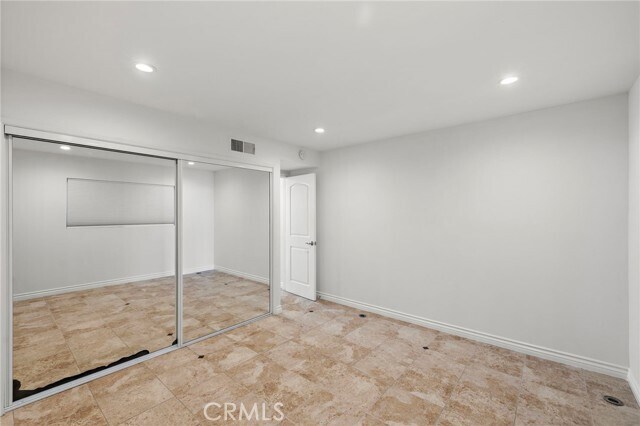 Building Photo - 609 Sleepy Hollow Ln