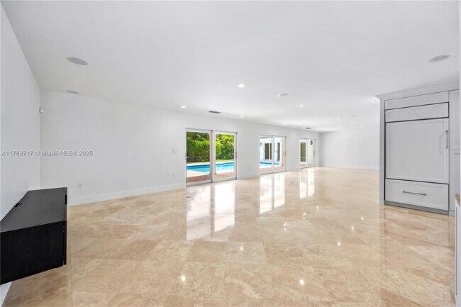 Building Photo - 14321 SW 78th Ct