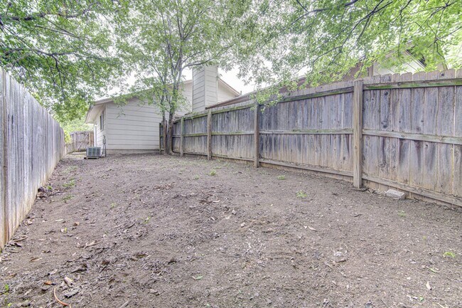 Building Photo - 900 Sirocco Dr