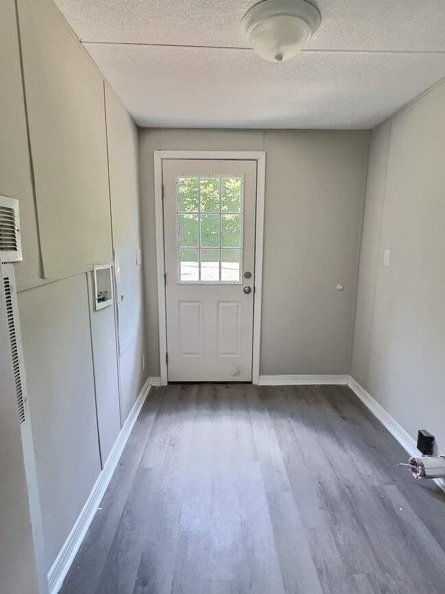 Building Photo - 953 Lucky Lane