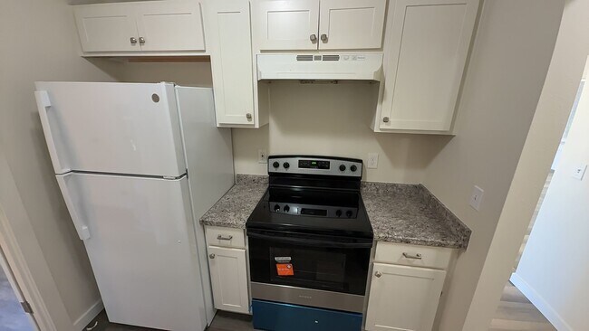 Building Photo - 3322 Tierra Dr NE