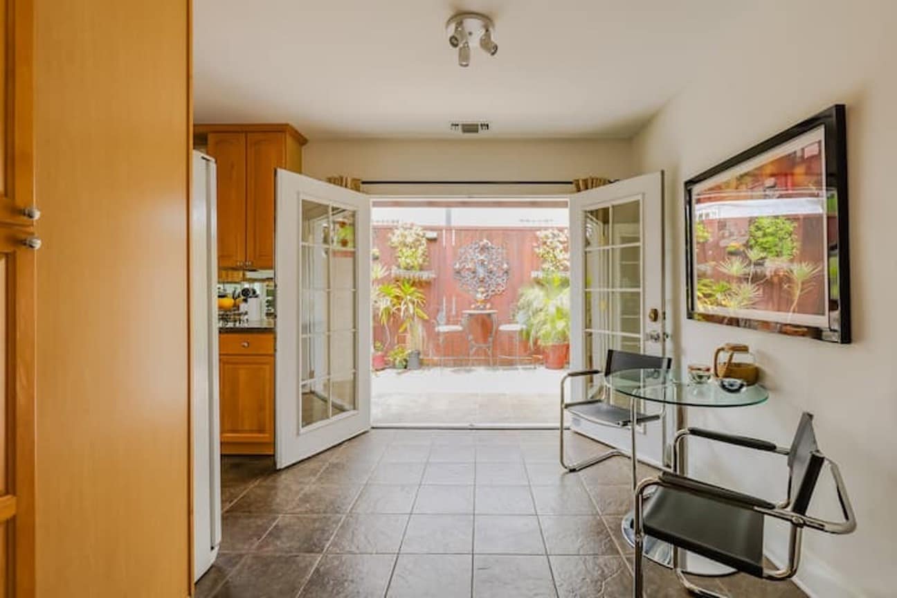 Building Photo - 1203 S Rimpau Blvd