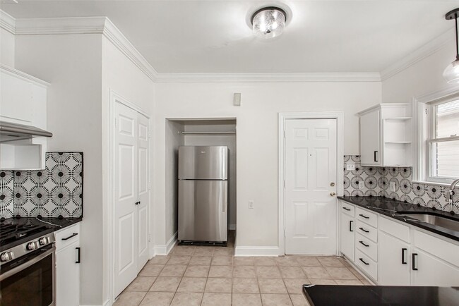 Building Photo - 4204 Prescott Ave