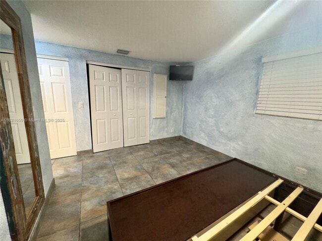 Building Photo - 786 Bostwick Dr