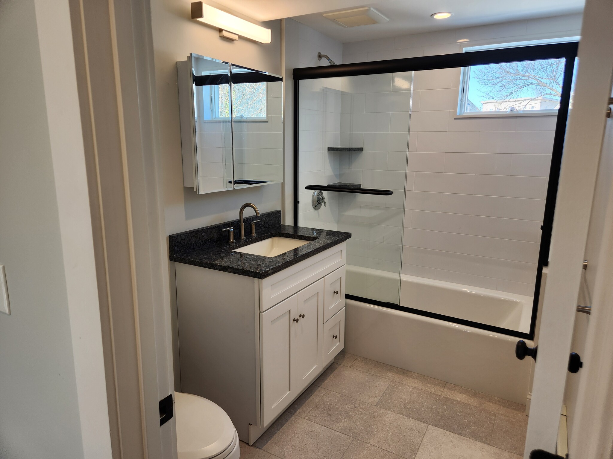 Building Photo - 17 Roundy St