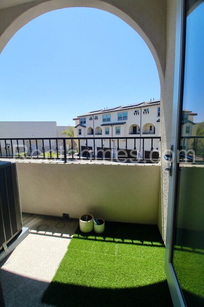 Building Photo - 1716 Discovery Falls Dr