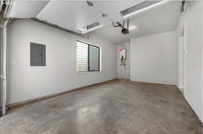 Building Photo - 3 Brand New Modern Urban 4 Bedroom 3 1/2 Bath Homes with Designer Finishes and Air Conditioning A...