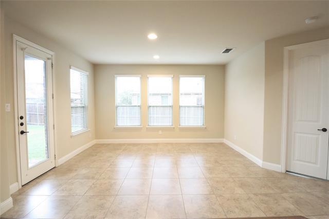 Building Photo - 5070 Kerstyn Dr
