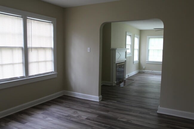 Building Photo - 1110 10th Ave