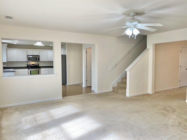 Building Photo - 19 Saluda Way