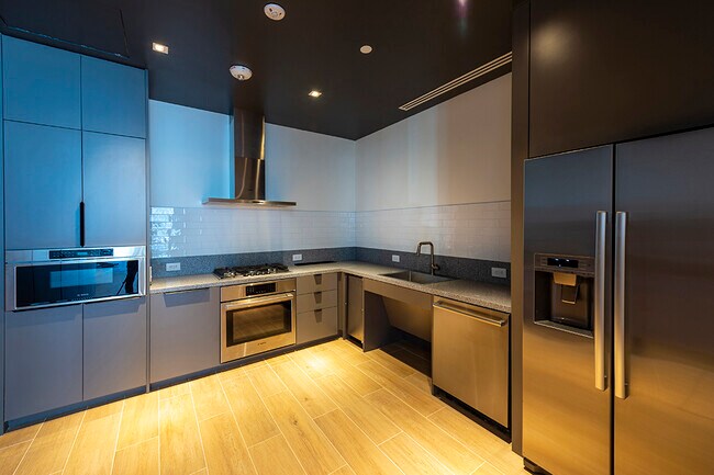Building Photo - 2-Bedroom Haven: Luxury Living, Modern Con...