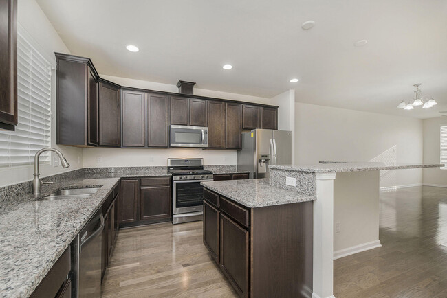 Building Photo - 329 Glenhurst Blvd