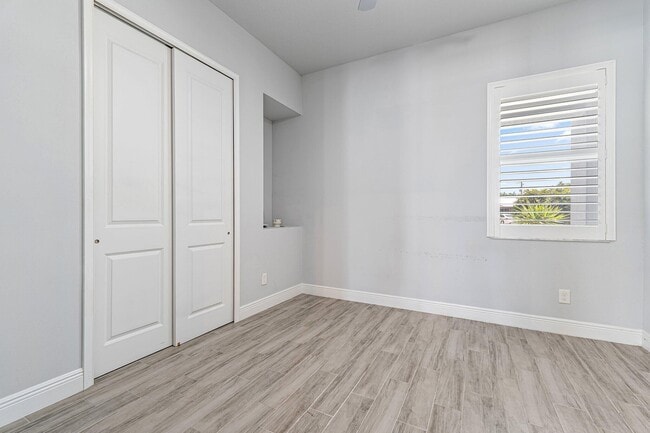Building Photo - 2298 SE Pear Ln