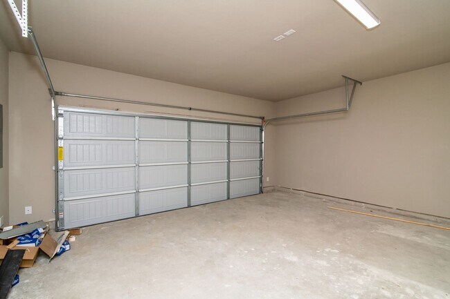 Building Photo - GORGEOUS 3 BEDROOM DUPLEX LOCATED IN MIDLOTHIAN ISD!