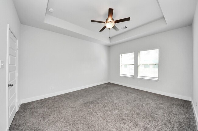 Building Photo - 4423 Santorini Ln