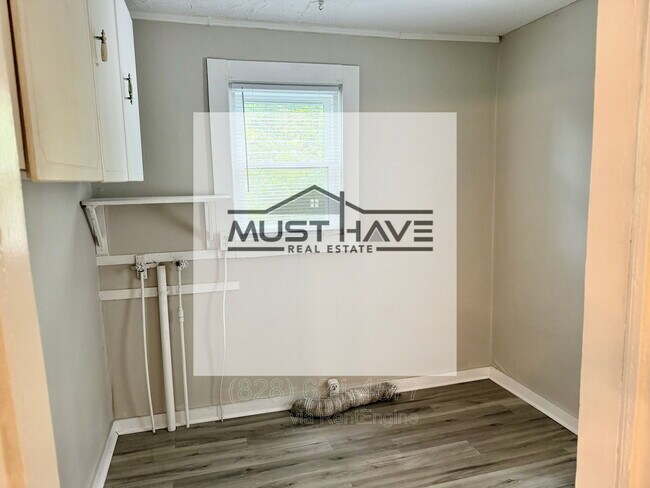 Building Photo - 515 Ridgeway Pl SW