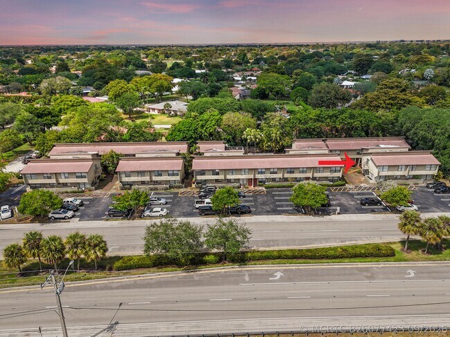 Building Photo - 2590 Coral Springs Dr