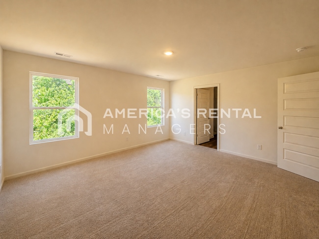 Building Photo - 309 Oakmont Cir