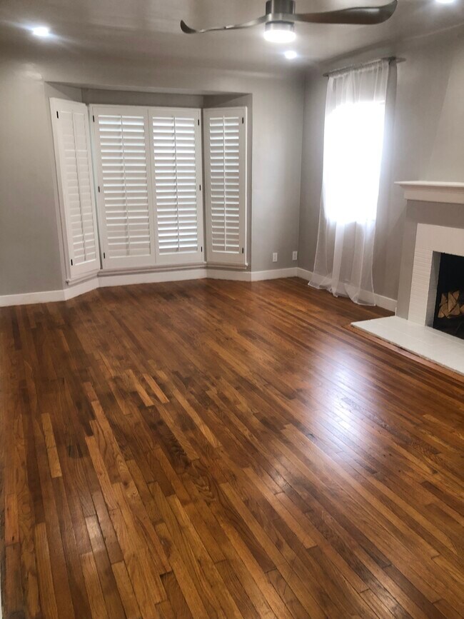 Building Photo - 3956 Olmsted Ave