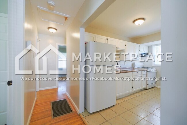 Building Photo - 312 Banff Cir