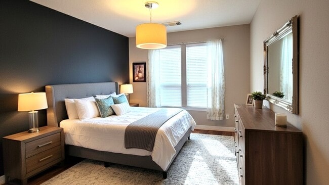 Building Photo - 305 Reinerman St