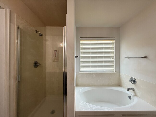Building Photo - 17927 Branch Creek Dr