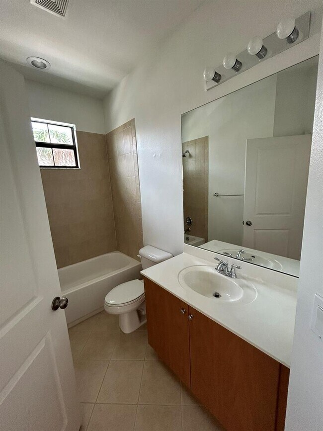 Building Photo - 12620 NW 32nd Ct