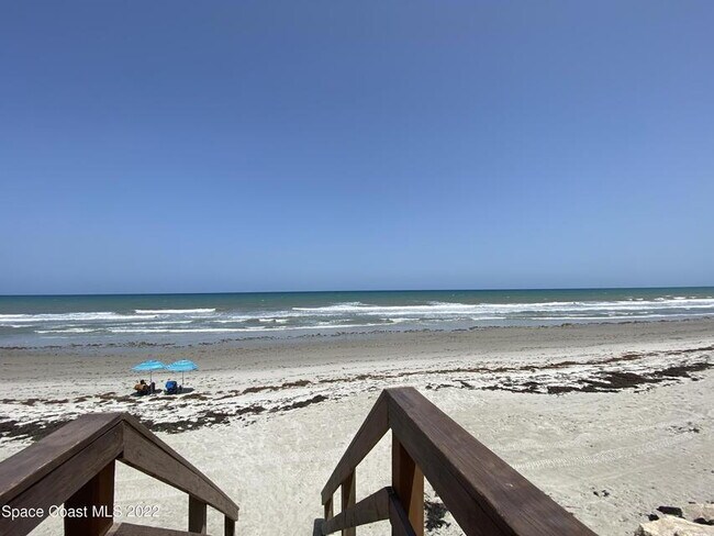 Building Photo - Satellite Beach Condo - Available on July 1st!