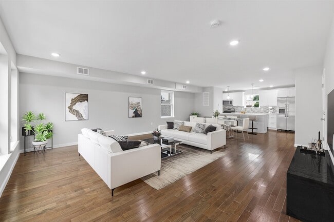 Building Photo - 45 Franklin St